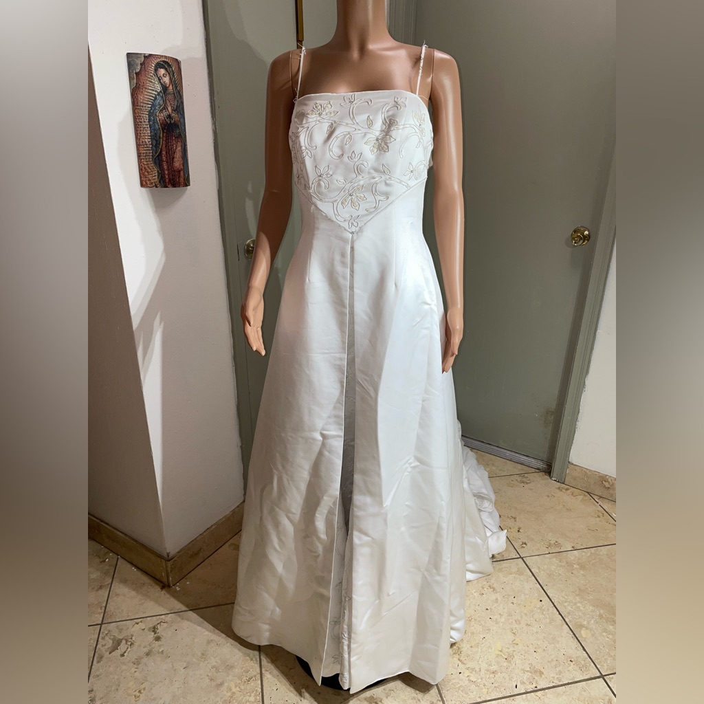 Private Collection Sleeveless With Straps Couture Bridal Gown Size 16 New